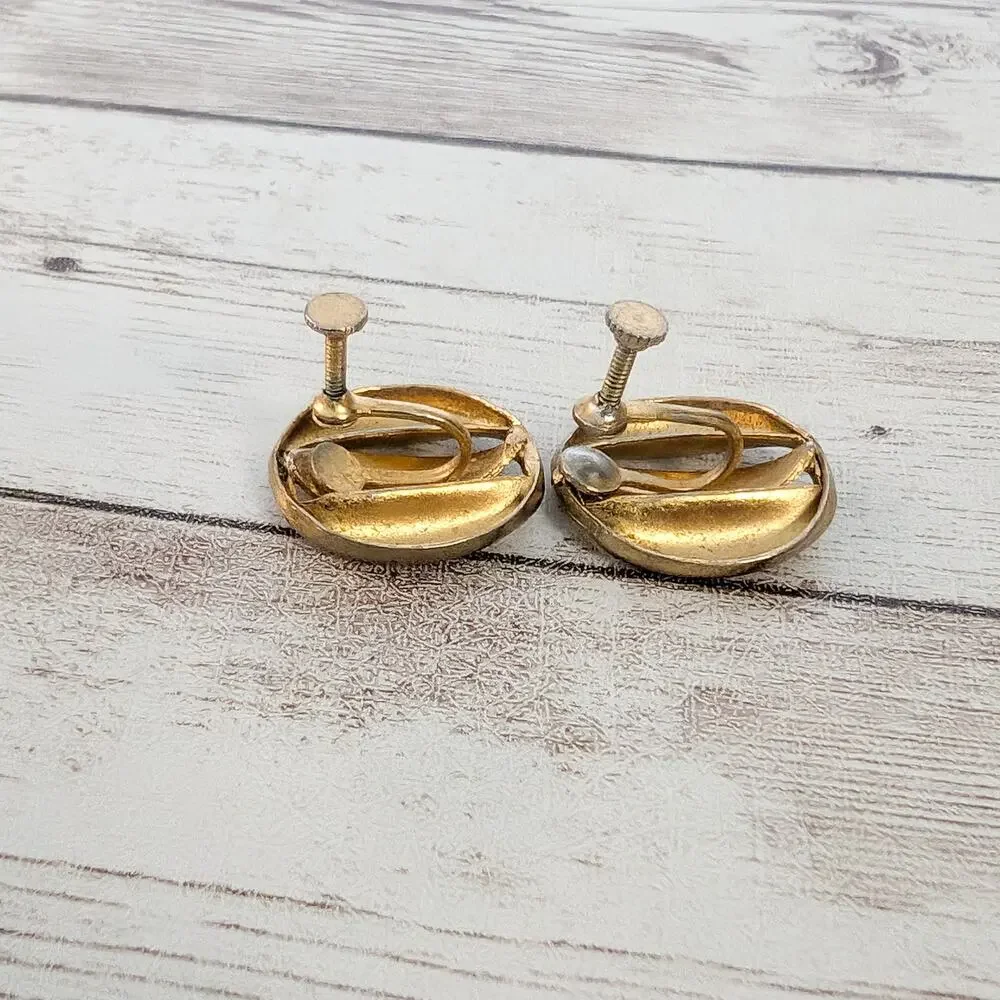 Vintage Screw Back Earrings - Gold Tone Stylish 0.75